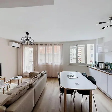 Spacieux En Hyper-centre Apartment