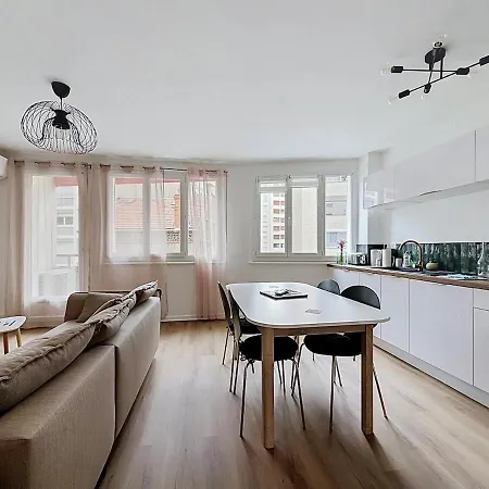 Spacieux En Hyper-centre Apartment